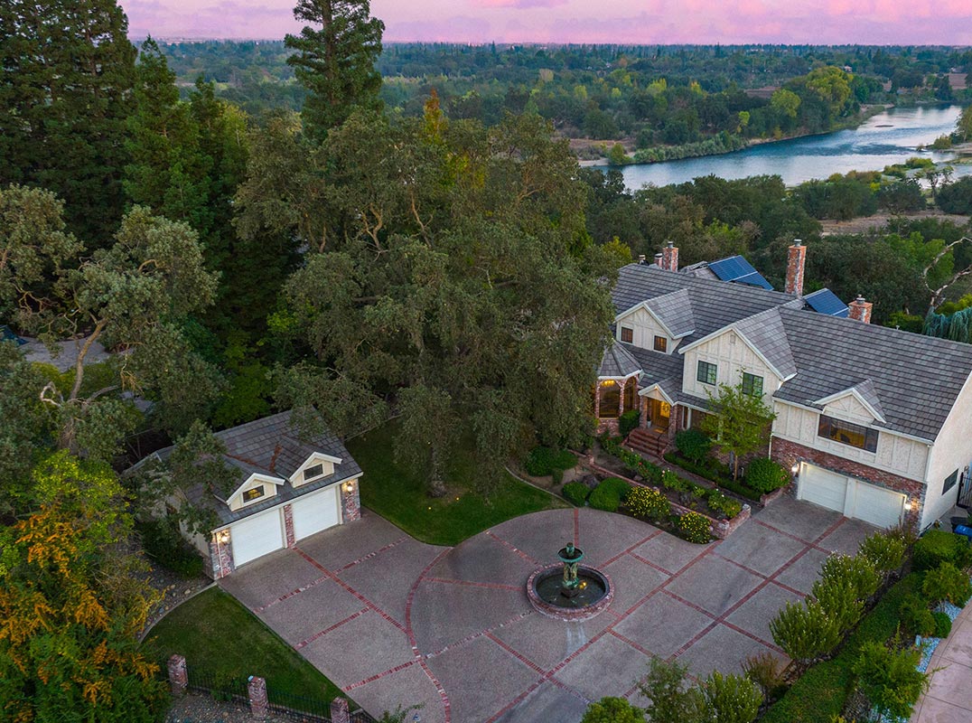 3139 Oak Cliff Circle